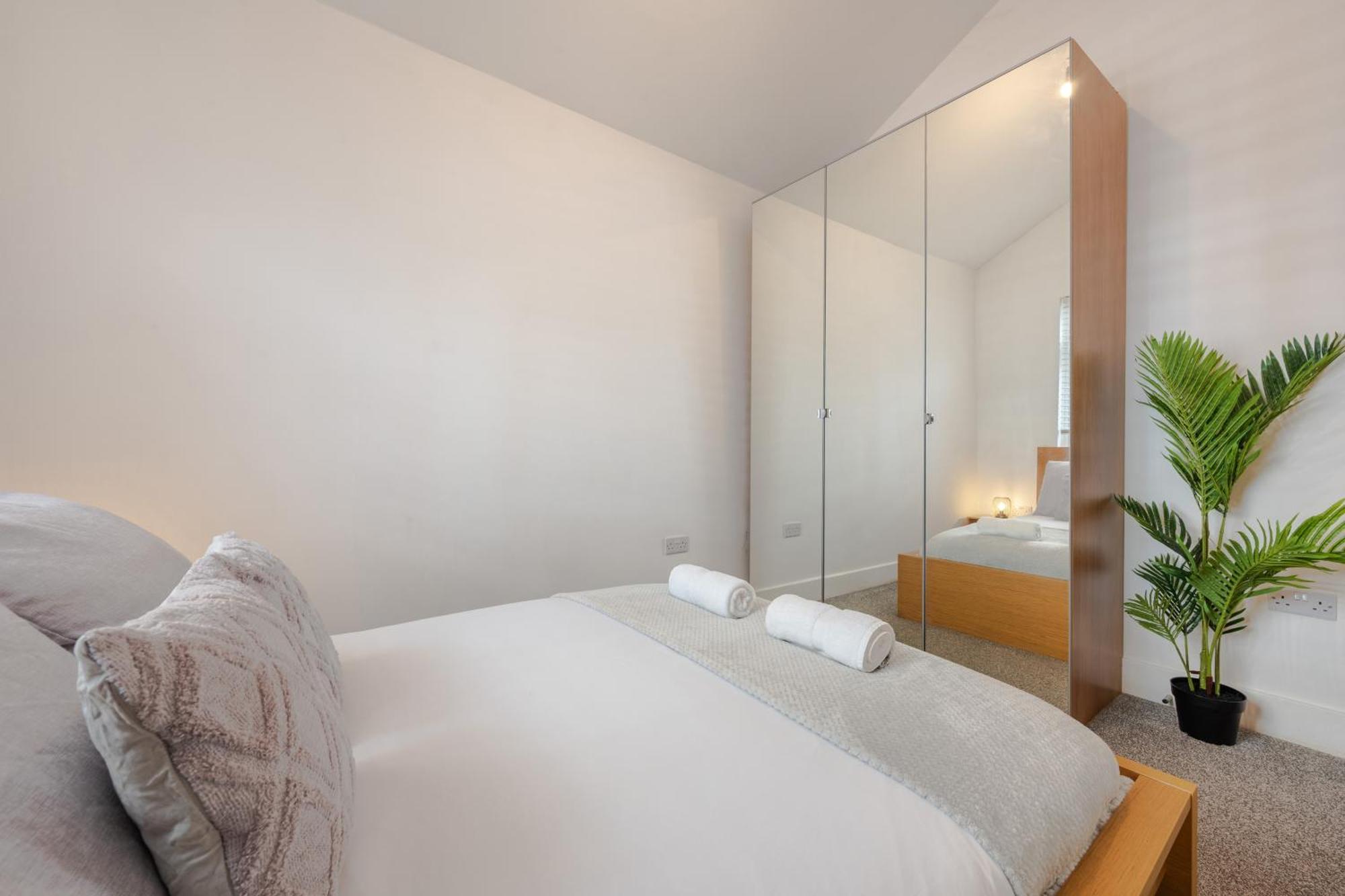 Stylish Two Bedroom Apartment By Central London With Garden Exterior foto