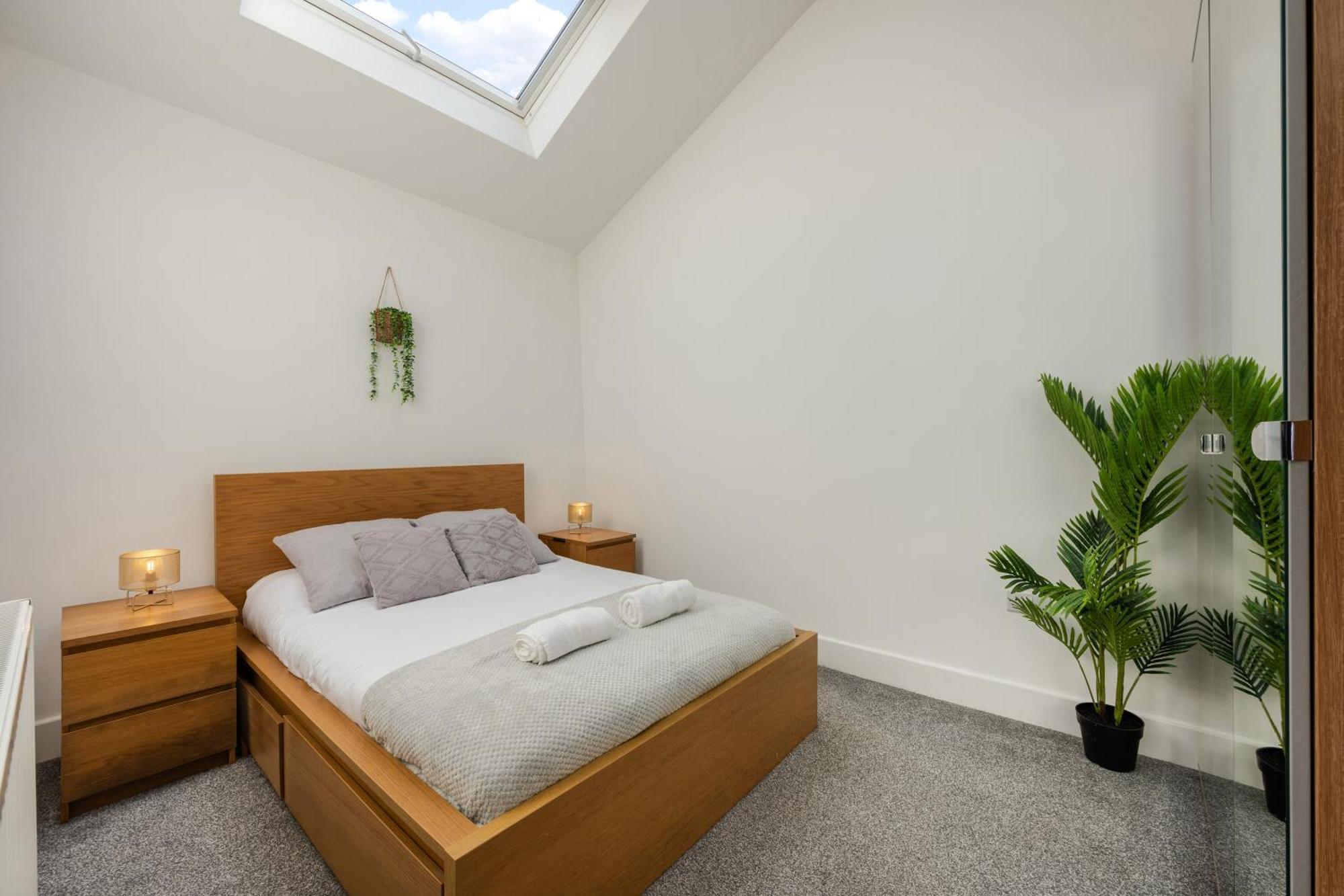 Stylish Two Bedroom Apartment By Central London With Garden Exterior foto